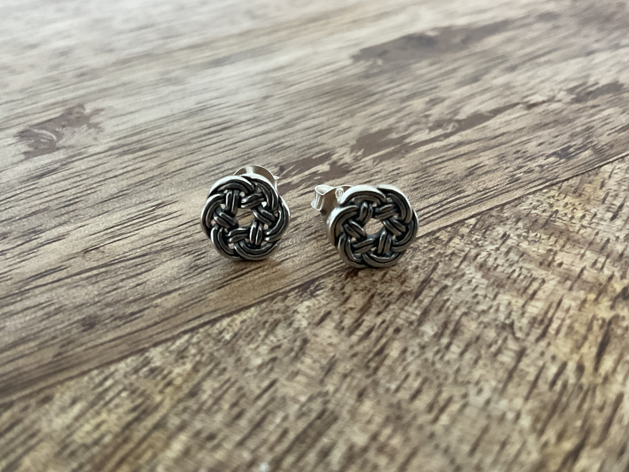 Celtic Knot Wreaf Stud Earrings - Click Image to Close